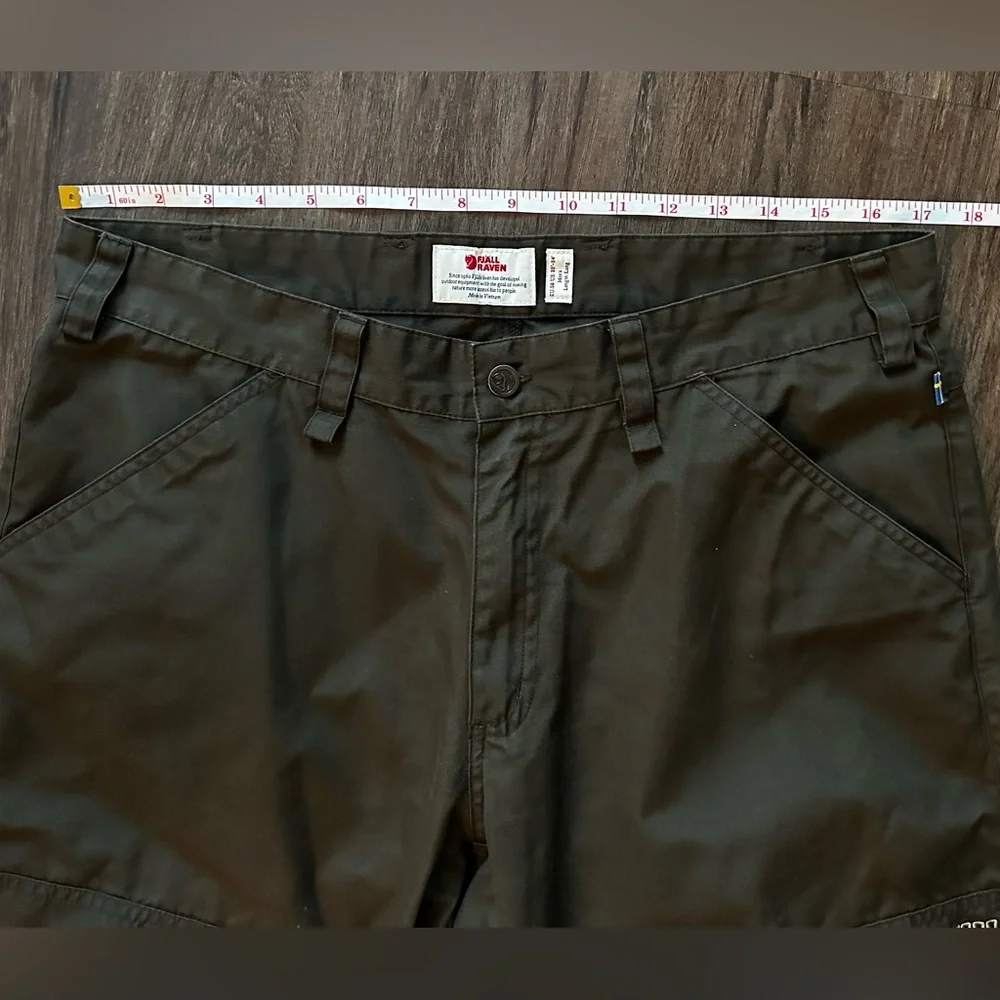 Fjallraven Men’s Barents Pro Jeans in Dark Olive/Brown. Waist 33”-34” (Long)